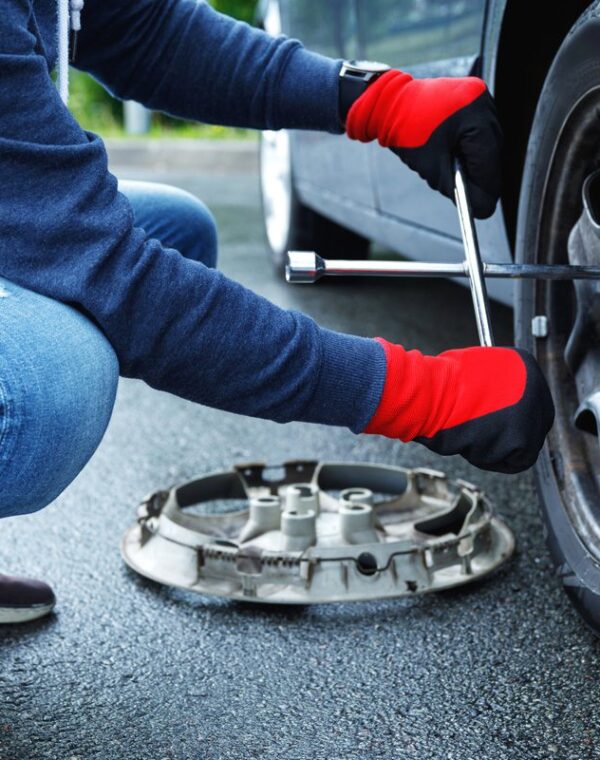 how-to-change-a-flat-tire-in-10-simple-steps (1)